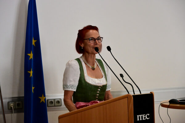 04 Referentin fuer Landeskunde an Schulen Karin Thierrichter 600x400 - Wartinger- und Tremelmedaille 2025