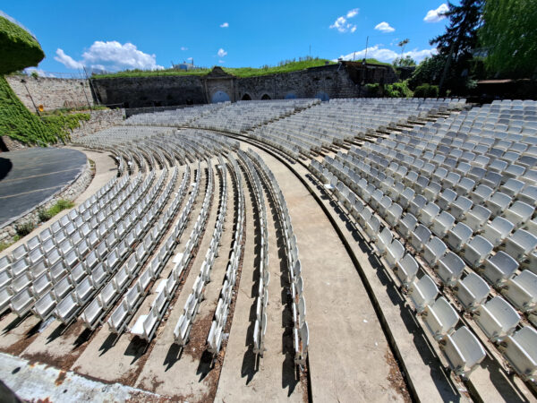 07 Nis Festung modernes Amphitheater 600x450 - Bulgarien 2024
