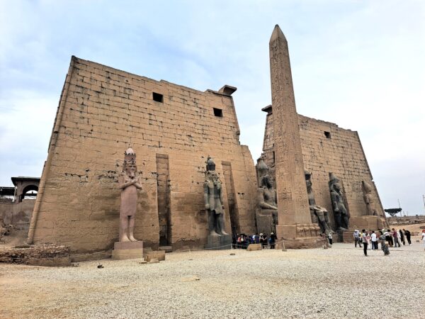 101 Luxor Luxor Tempel Pylon 1 600x450 - Ägypten 2024