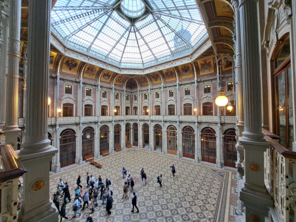 11 Porto Palacio da Bolsa 600x450 - Portugal 2025