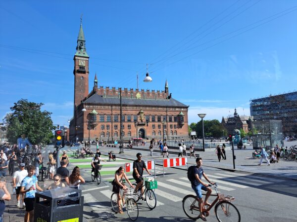 12 Kopenhagen Rathaus 600x450 - D&auml;nemark 2026