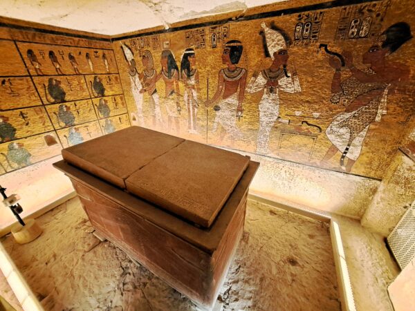 122 Luxor Theben West Tal der Koenige Felsengrab Tutanchamun Sargkammer Sarkophag 1 600x450 - Ägypten 2024