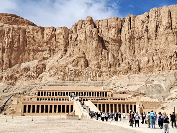 128 Luxor Theben West Totentempel der Hatschepsut 1 600x450 - Ägypten 2024