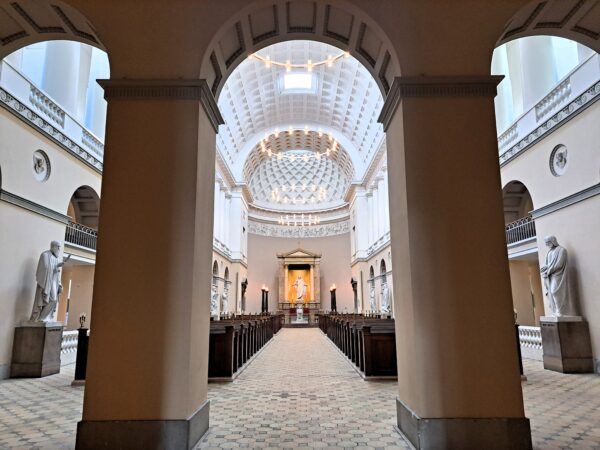 14 Kopenhagen Frauenkirche 600x450 - D&auml;nemark 2026