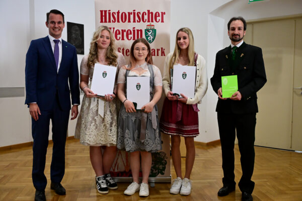 16 Preistraegerinnen HAK Voitsberg 600x400 - Wartinger- und Tremelmedaille 2025