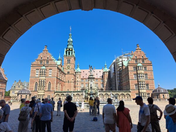 17 Hillerod Schloss Frederiksborg 600x450 - D&auml;nemark 2026