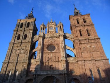 2016 Jakobsweg 38 Astorga Kathedrale 375x281 - Jakobsweg 2016