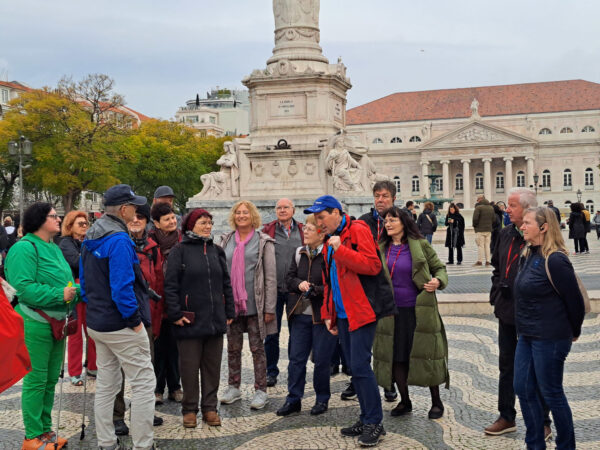 28 Lissabon Rossio Platz Nationaltheater 600x450 - Portugal 2025