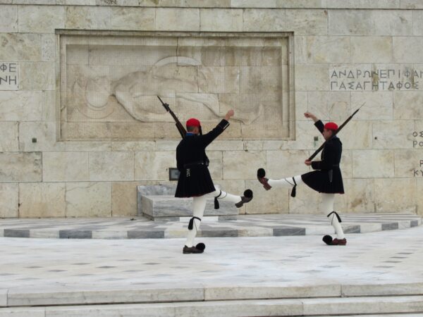 30 2023 Athen Parlament Grabmal des Unbekannten Soldaten Wachabloese 600x450 - Griechenland 2023
