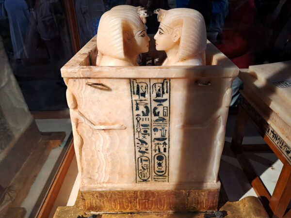 30 Kairo Nationalmuseum Kanopenkasten Tutanchamuns neu 600x450 - Ägypten 2024