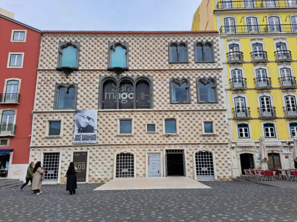 33 Lissabon Casa dos Bicos 600x450 - Portugal 2025