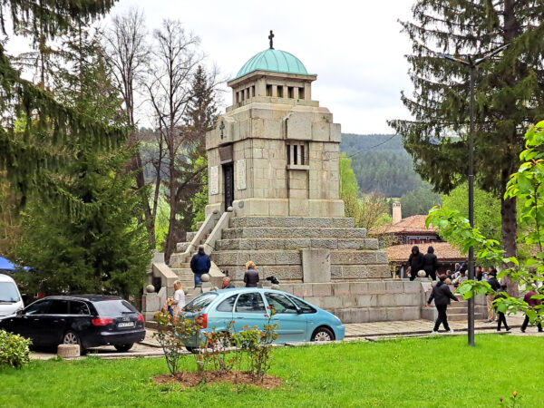37 Koprivstica Mausoleum 1876 600x450 - Bulgarien 2024