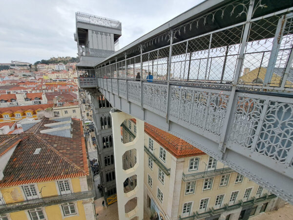 38 Lissabon Elevador de Santa Justa 600x450 - Portugal 2025