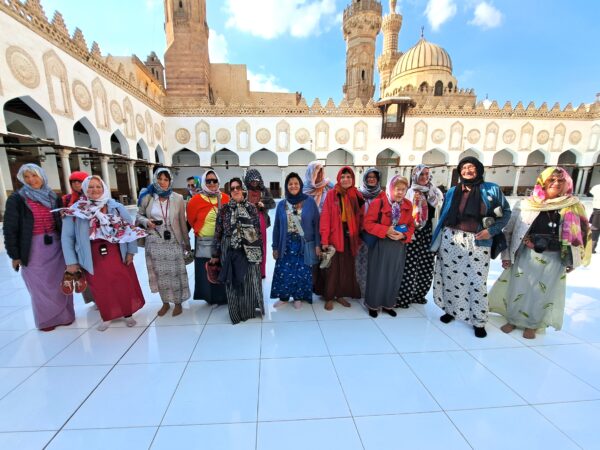 47 Kairo El Azhar Moschee Frauengruppe 1 600x450 - Ägypten 2024