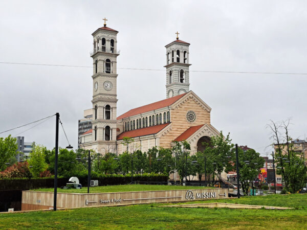 54 Prishtine Mutter Teresa Kathedrale 600x450 - Südwestbalkan 2025
