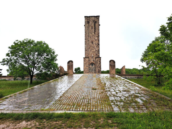 55 Amselfeld Denkmal Schlacht 1389 600x450 - Südwestbalkan 2025