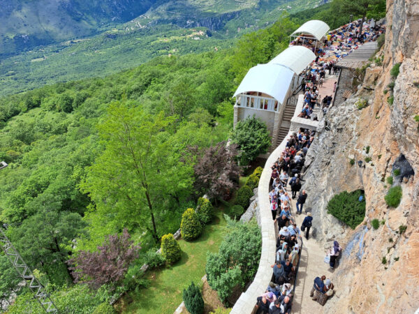 62 Kloster Ostrog 600x450 - Südwestbalkan 2025