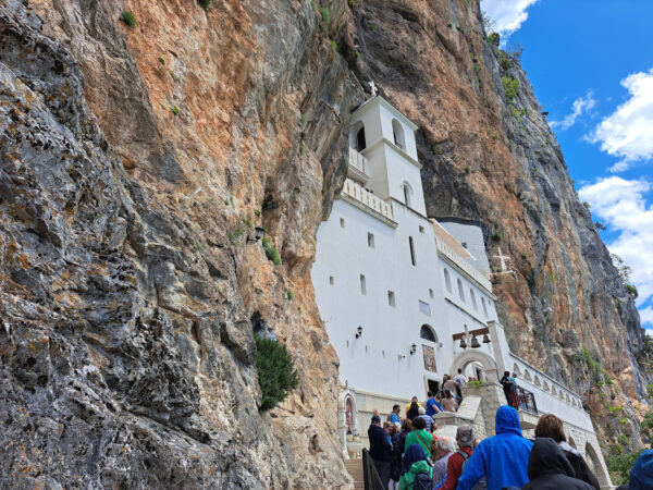 63 Kloster Ostrog 600x450 - Südwestbalkan 2025
