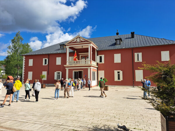 64 Cetinje Koenigsschloss 600x450 - Südwestbalkan 2025