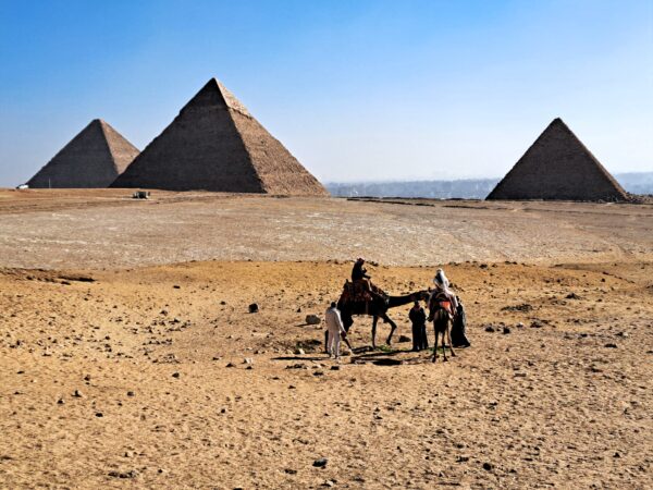 6 Giseh Cheops Chephren und Mykerinos Pyramide v.l 1 600x450 - Ägypten 2024