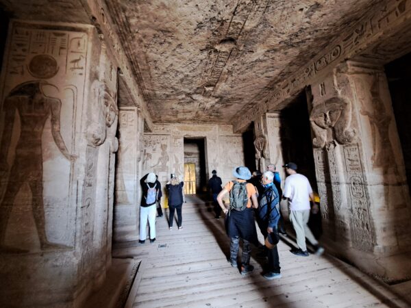 76 Abu Simbel Hathor Tempel Halle 1 600x450 - Ägypten 2024