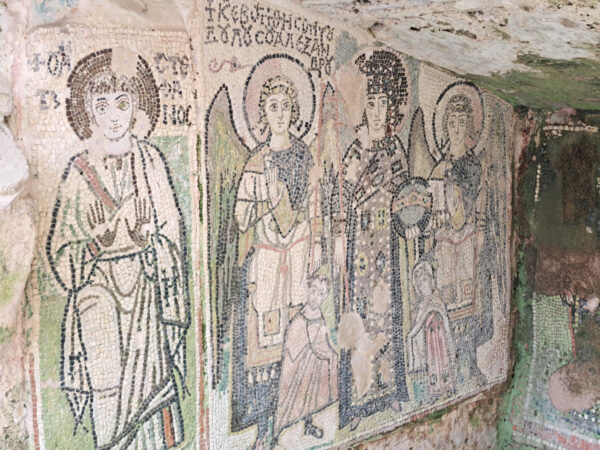 7 Durres Roemisches Amphitheater fruehbyzantinische Kirche 600x450 - Südwestbalkan 2025