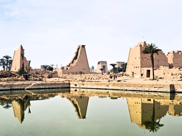 95 Luxor Karnak Tempel Heiliger See Pylonenreste 1 600x450 - Ägypten 2024