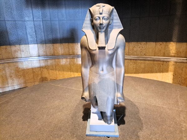 97 Luxor Luxor Museum Pharao Thutmosis III 1 600x450 - Ägypten 2024