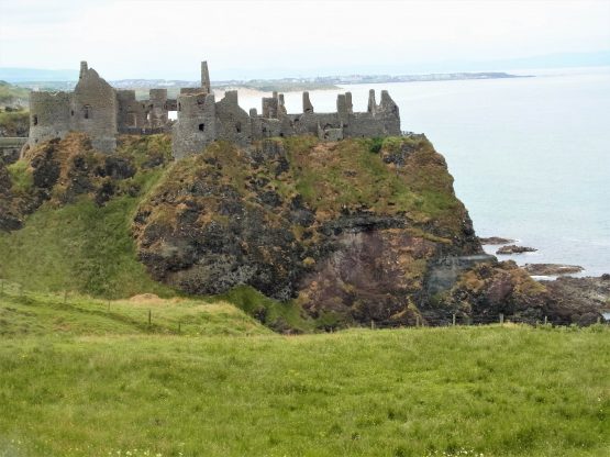 Fahrten 2018 Irland 51 Dunluce Castle RFH R0043078 555x416 - Irland 2018