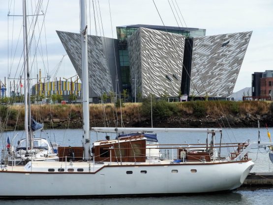 Fahrten 2018 Irland 65 Belfast Titanic Belfast RFH R0043296 555x416 - Irland 2018