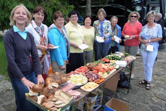 Fahrten GalizienBukowina 2016 45 Tihuta Pass Picknick 555x370 - Galizien und Bukowina 2016