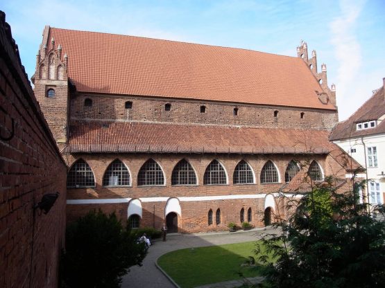 Fahrten Polen 2017 16 Allenstein Ordensburg 555x416 - Polen 2017