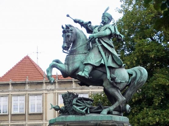 Fahrten Polen 2017 35 Danzig Jan Sobieski Denkmal 555x416 - Polen 2017