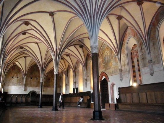 Fahrten Polen 2017 55 Marienburg Hochburg Kapitelsaal 555x416 - Polen 2017