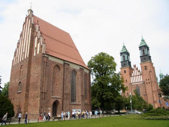 Fahrten Polen 2017 69 Posen Dominsel Kathedrale 555x416 - Polen 2017