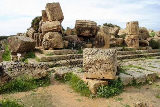 Fahrten Sizilien 2018 45 Selinunte Akropolis RFH R0039722 555x370 - Sizilien 2018