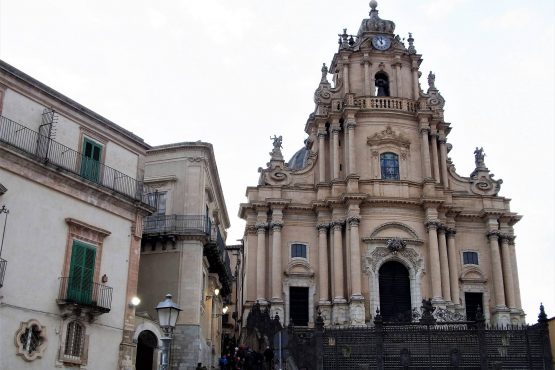 Fahrten Sizilien 2018 57 Ragusa Ibla Dom RFH R0040096 555x370 - Sizilien 2018