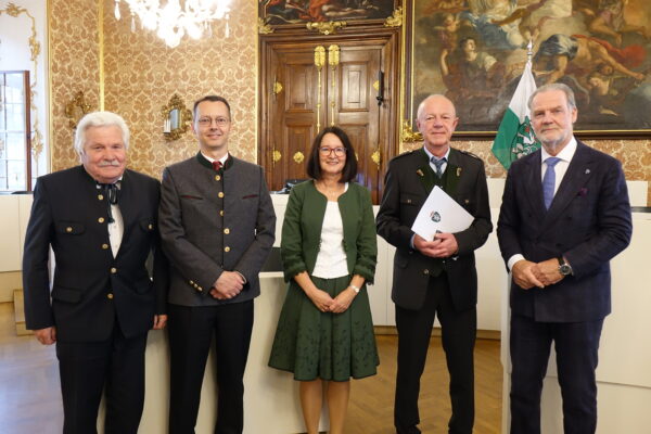 Verleihung Wartinger-Medaille für Erwachsene 2026 Preistraeger Dieter Schasching mit den Kursleitern Dr. Josef Hasitschka und MMag. Martin Parth 600x400 - Verleihung Wartinger-Medaille für Erwachsene 2026