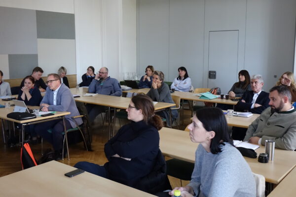 Retzhof 2025  1 Im neuen Seminarraum 3 600x400 - LehrerInnenfortbildung