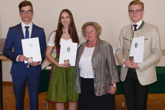 Wartinger Schulen 2018 32 555x370 - Verleihung Wartinger- und Tremelmedaille 2018